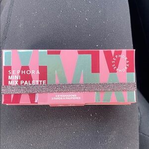 Sephora Mini Mix Palette with Pink and Green